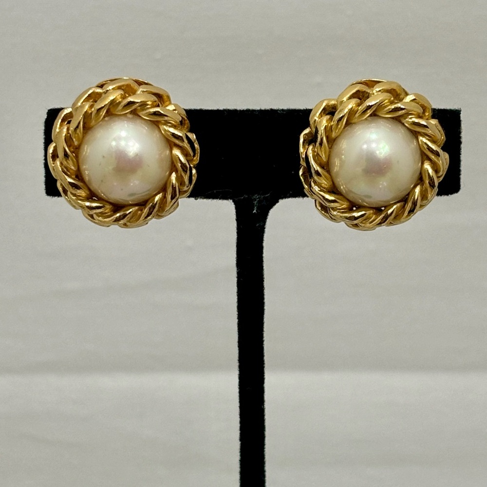 Christian Dior Signed Gold Tone Faux Iridescent Pearl Clip on Earrings - Picture 2 of 10